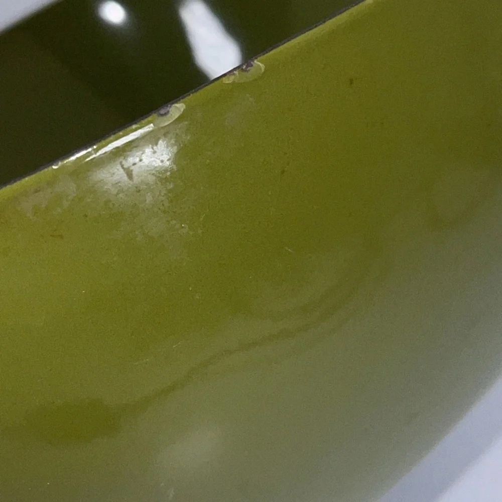 CATHRINEHOLM 1960s avocado green enamel salad bowl mid century kitchen 9.75”wide